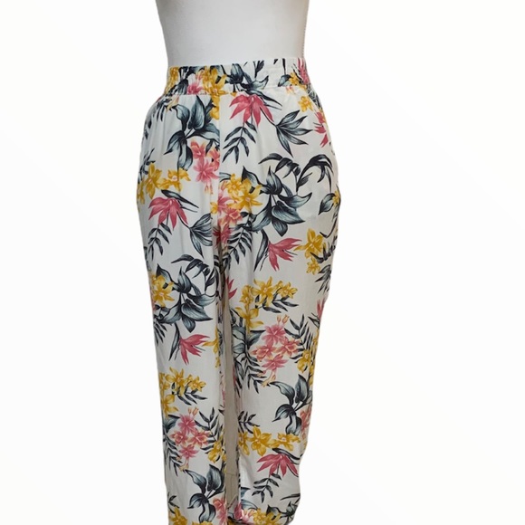 H&M BOHO BAGGY LOOSE FIT FLORAL TROPICAL PATTERN PULL ON ANKLE PANTS - Picture 4 of 8